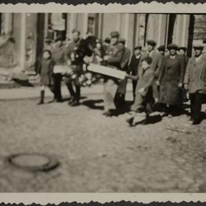 Fotografia z albumu Centralnego Komitetu Żydów Polskich w Białymstoku